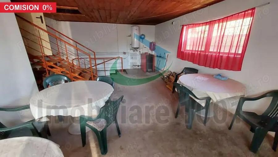 Casă cu 6 camere cu Teren 1658 Mp în Colțirea