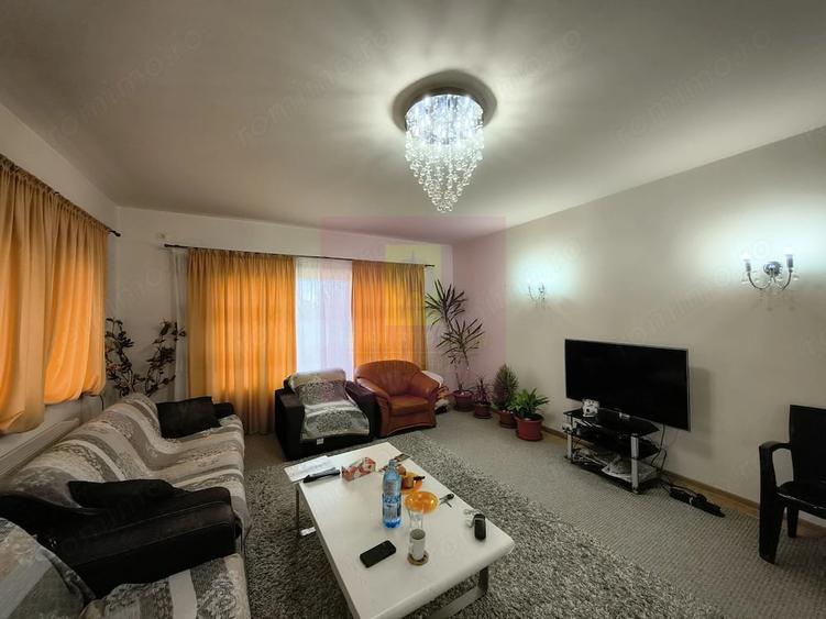 Casă cu 5 camere cu Teren 373 Mp în Afumați