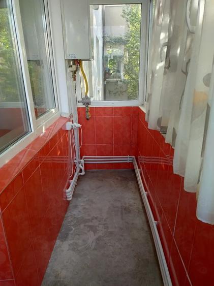 Apartament cu 2 camere semidecomandat în Titu