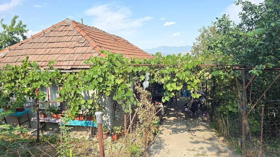 Casă cu 2 camere cu Teren 411 Mp în Viile Noi