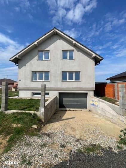Casă cu 7 camere cu Teren 750 Mp în Central