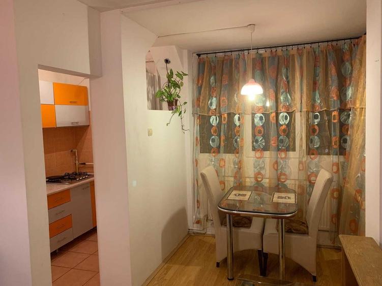Garsonieră decomandată în Central