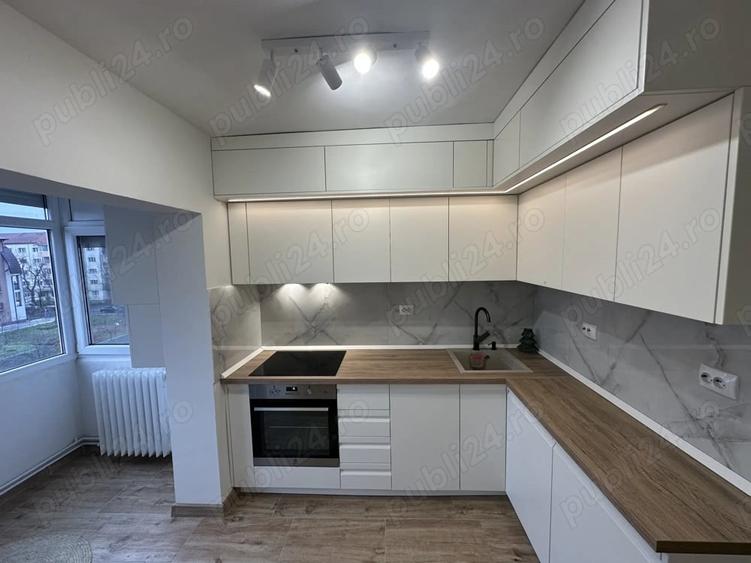 Apartament cu 3 camere decomandat în Aradului