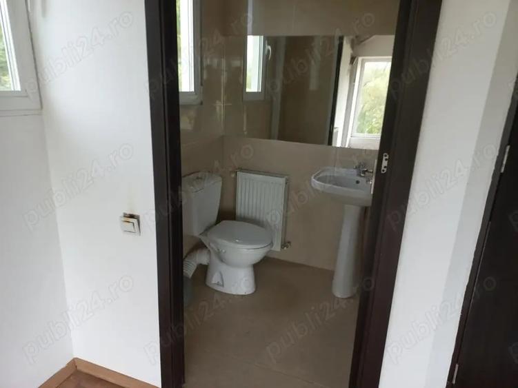 Spațiu comercial, de 390 mp, în Mihăești