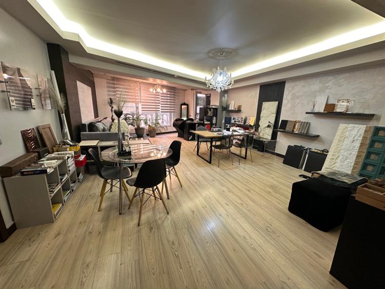 Apartament cu 3 camere semidecomandat în Herăstrău