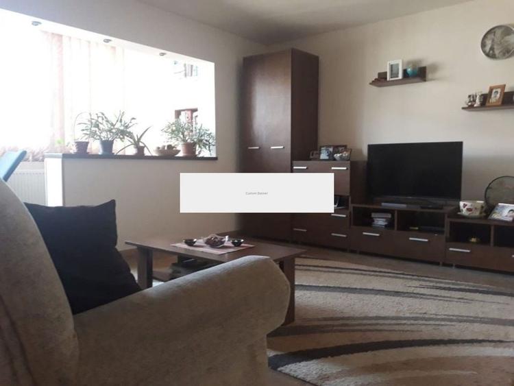 Casă cu 3 camere cu Canalizare în Câmpului