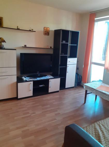 Apartament cu 2 camere semidecomandat în 5 Călărasi