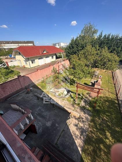 Casă individuală cu 6 camere cu Canalizare în