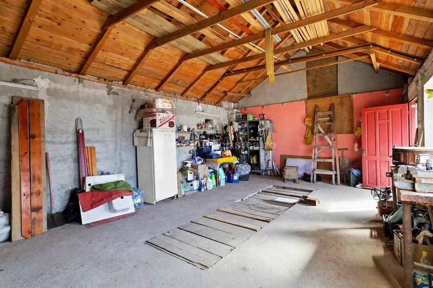 Casă cu 2 camere cu Teren 610 Mp în 23 August