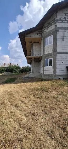 Casă cu 5 camere în Central