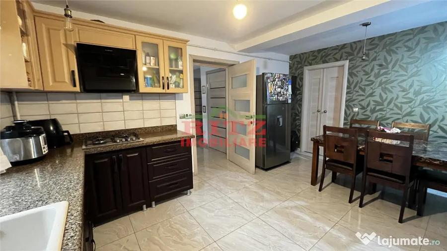 Casă cu 4 camere cu Teren 560 Mp în Central