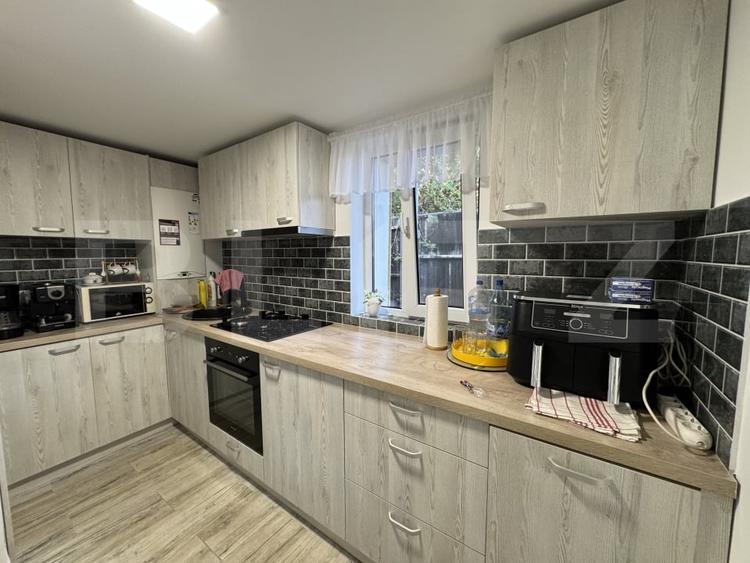 Casă individuală cu 6 camere cu Teren 2500 Mp în Simeria