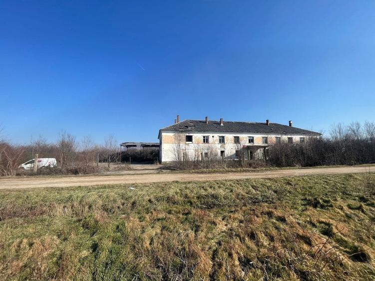 Spațiu industrial, de 1,270 mp, în Batăr