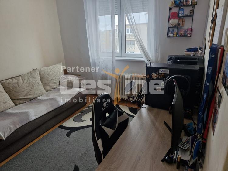 Apartament cu 2 camere decomandat, mobilat în Cugir