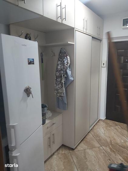 Garsonieră decomandată în Titan