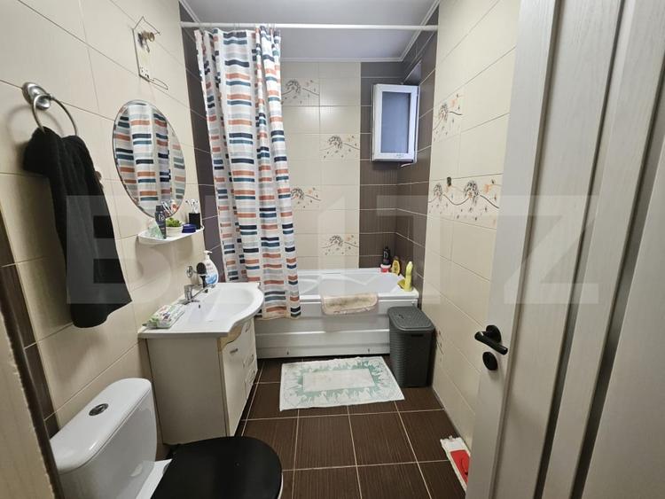 Apartament cu 3 camere decomandat, mobilat în Florești