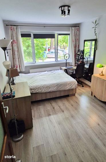 Apartament cu 3 camere decomandat, mobilat în Aleea Carpați