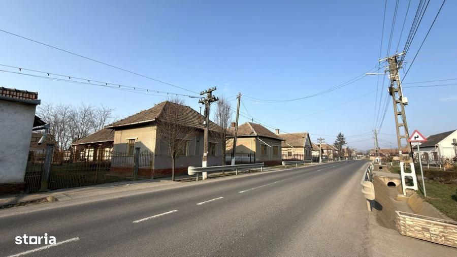 Casă cu 4 camere semidecomandat în Tiream