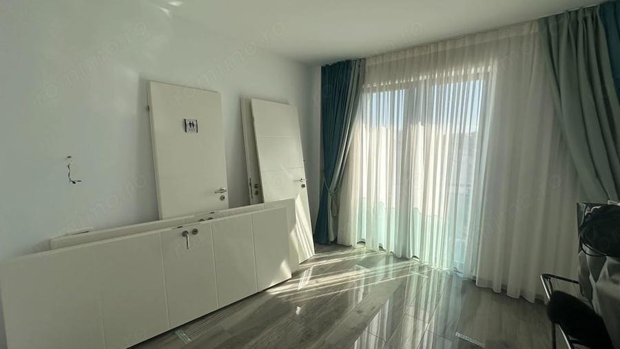Apartament cu 3 camere semidecomandat în Central