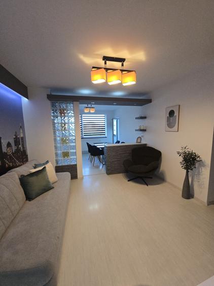 Apartament cu 2 camere semidecomandat în Florești