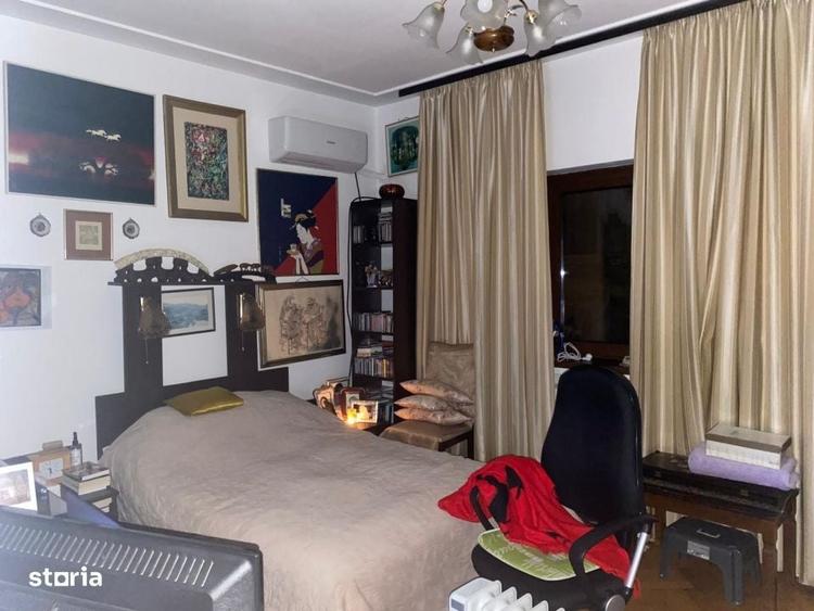 Apartament cu 4 camere semidecomandat în Universitate