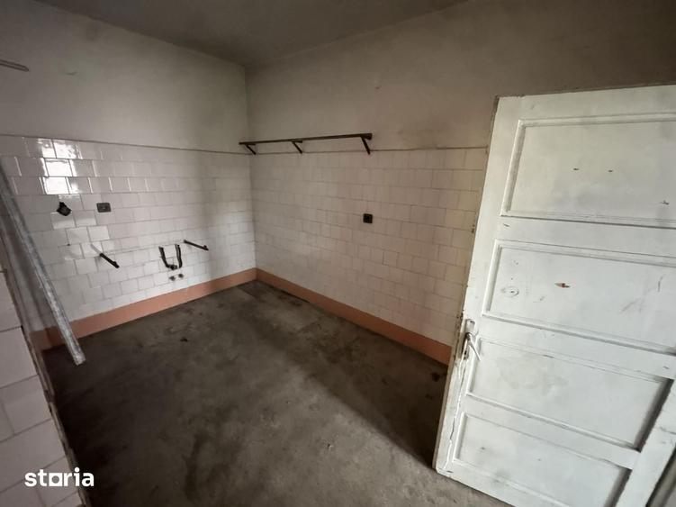 Casă cu 8 camere cu Teren 622 Mp în Titulescu