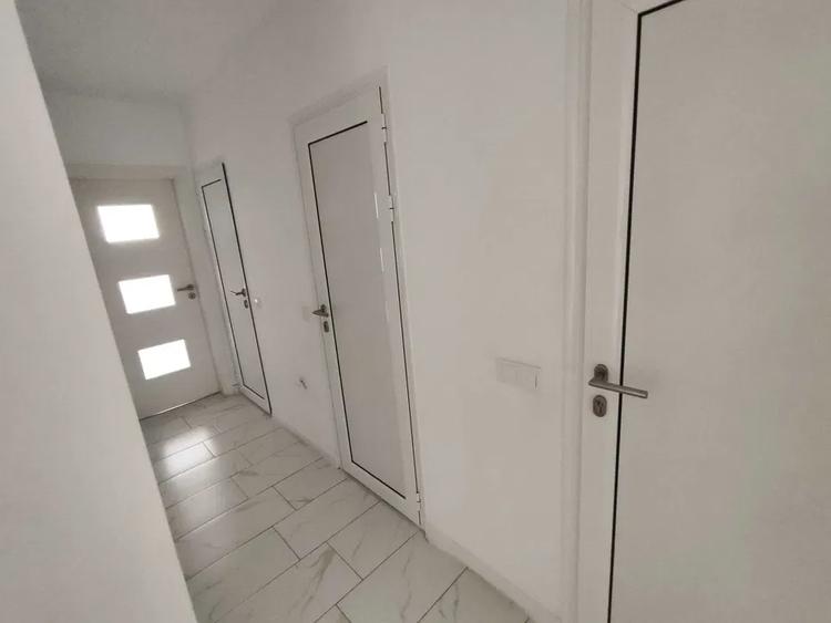 Apartament cu 4 camere decomandat în Sud