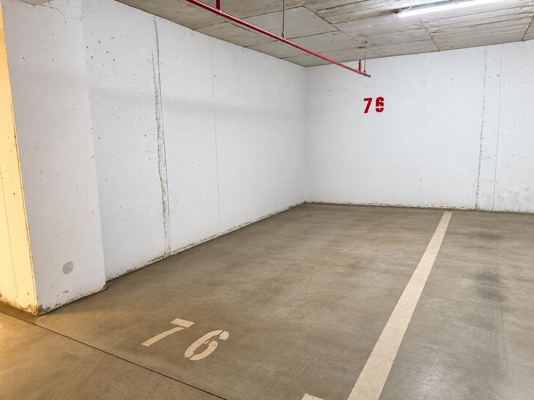 Apartament cu 3 camere semidecomandat în Floreasca