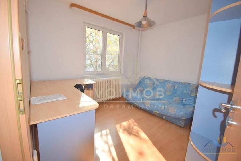 Apartament cu 3 camere semidecomandat în Titan