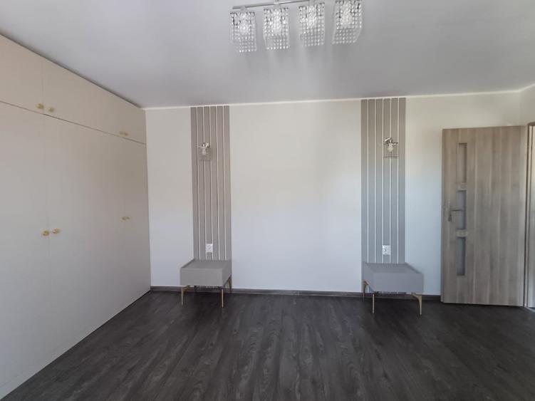 Casă individuală cu 5 camere cu Teren 375 Mp în Exterior Est