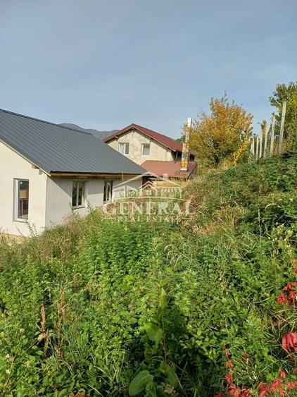 Casă individuală cu 3 camere cu Canalizare în Central
