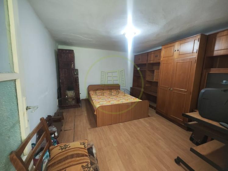 Casă individuală cu 3 camere cu Canalizare în Bariera Vâlcii