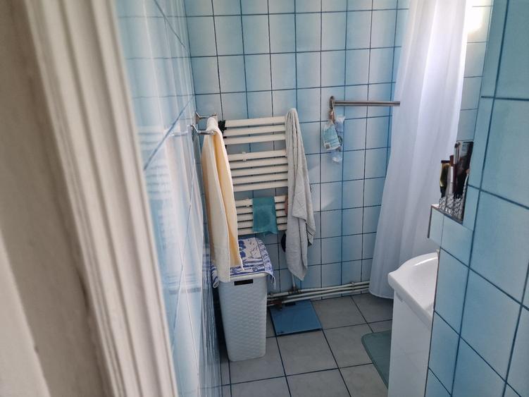 Apartament cu 3 camere decomandat în Precista