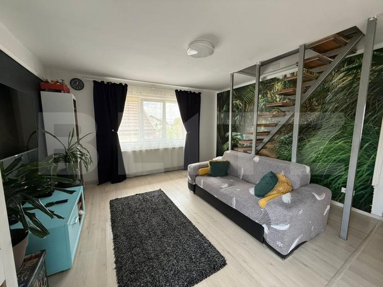 Casa de vânzare, 135 mp utili, panouri fotovoltaice 6.5 Kw, cartier Tătărași - 1