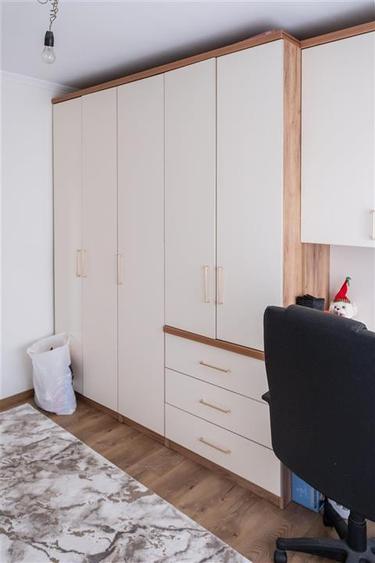 Apartament cu 3 camere decomandat, mobilat în Calea Aradului