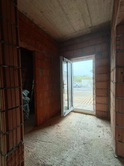 Duplex cu 4 camere cu Canalizare în Giarmata-Vii