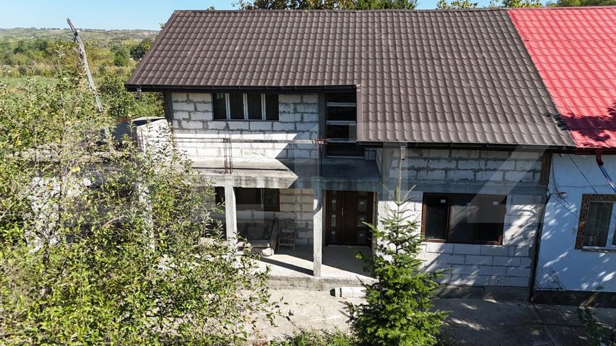 Duplex cu 4 camere cu Garaj în Prisăcani