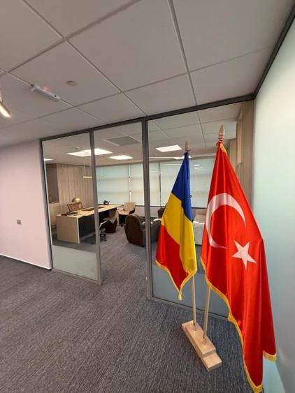 Birou, de 221 mp, în Central