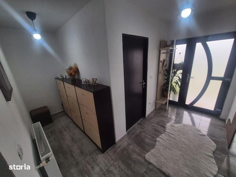 Casă cu 4 camere în Bucureasa