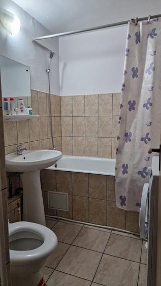 Apartament cu 3 camere decomandat în Rahova