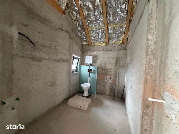 Casă cu 5 camere cu Teren 250 Mp în Central