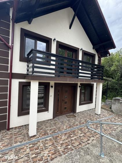 Casă cu 8 camere cu Teren 2800 Mp în Milcoiu
