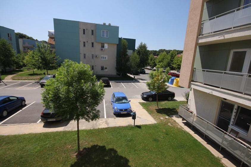 Apartament cu 2 camere semidecomandat în Băneasa