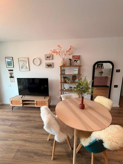 Apartament cu 2 camere semidecomandat în Platoul Izvor