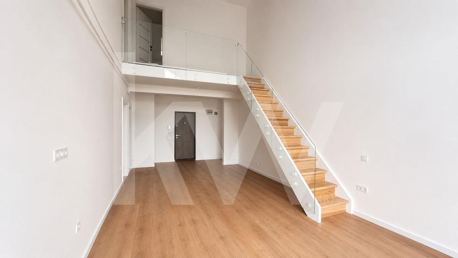 Apartament cu 4 camere decomandat în Cristian