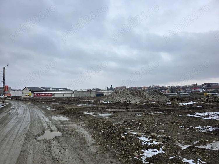 Teren de 11000 mp, în Traian