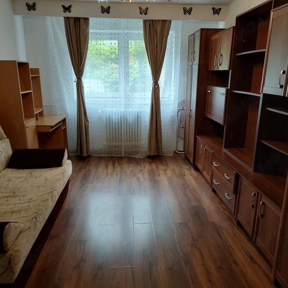 Garsonieră decomandată în Gruia