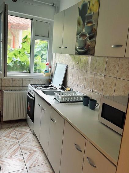 Apartament cu 2 camere semidecomandat, mobilat în Medicină