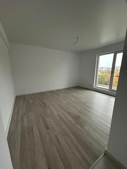 Apartament cu 4 camere decomandat în Albert