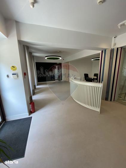 Spațiu comercial, de 380 mp, în Centrul Civic